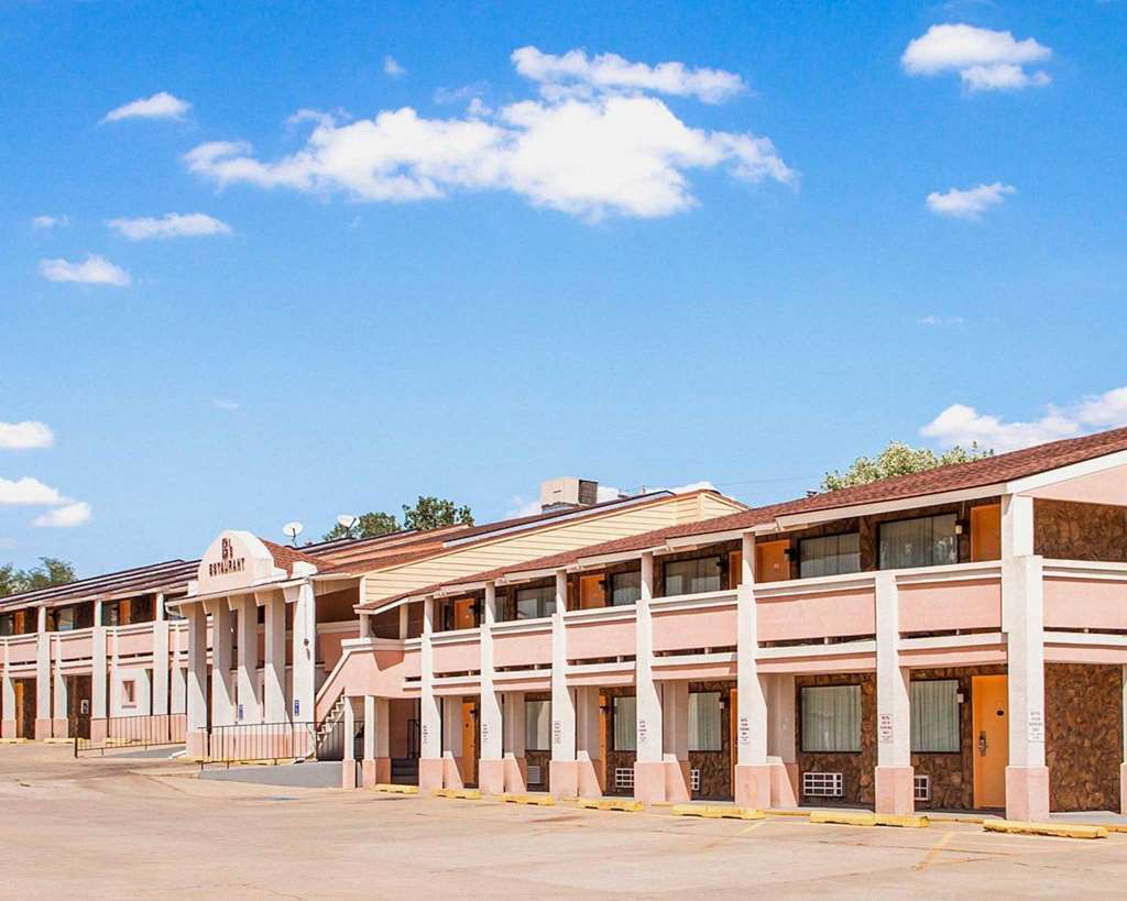 Econo Lodge Chandler Bagian luar foto