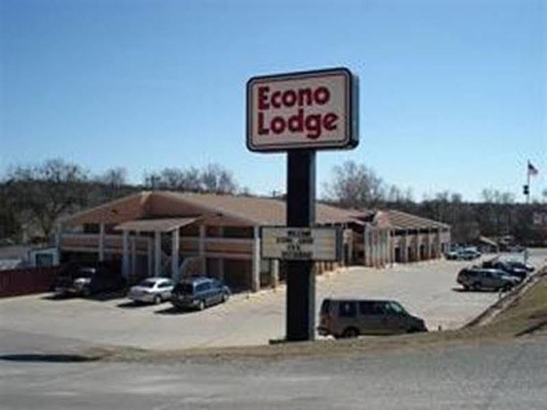 Econo Lodge Chandler Bagian luar foto
